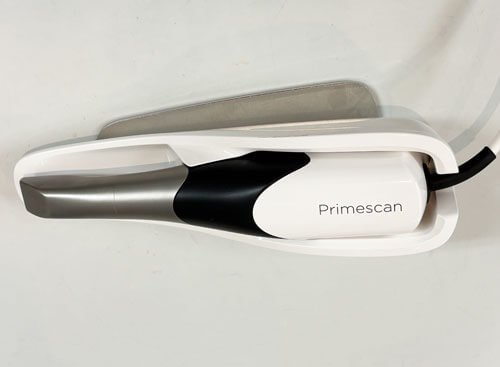 口腔内スキャナー